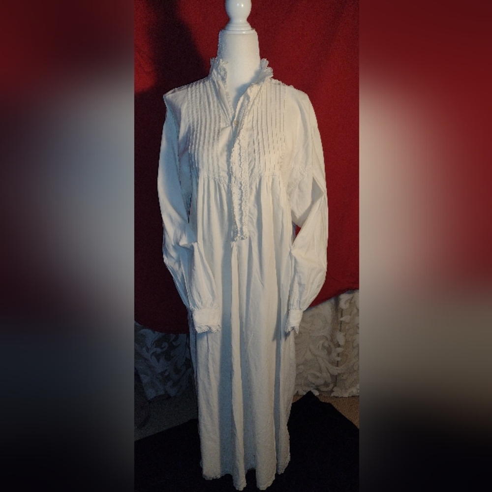 Antique Victorian Nightie Vtg c. 1890 - Picture 6 of 10